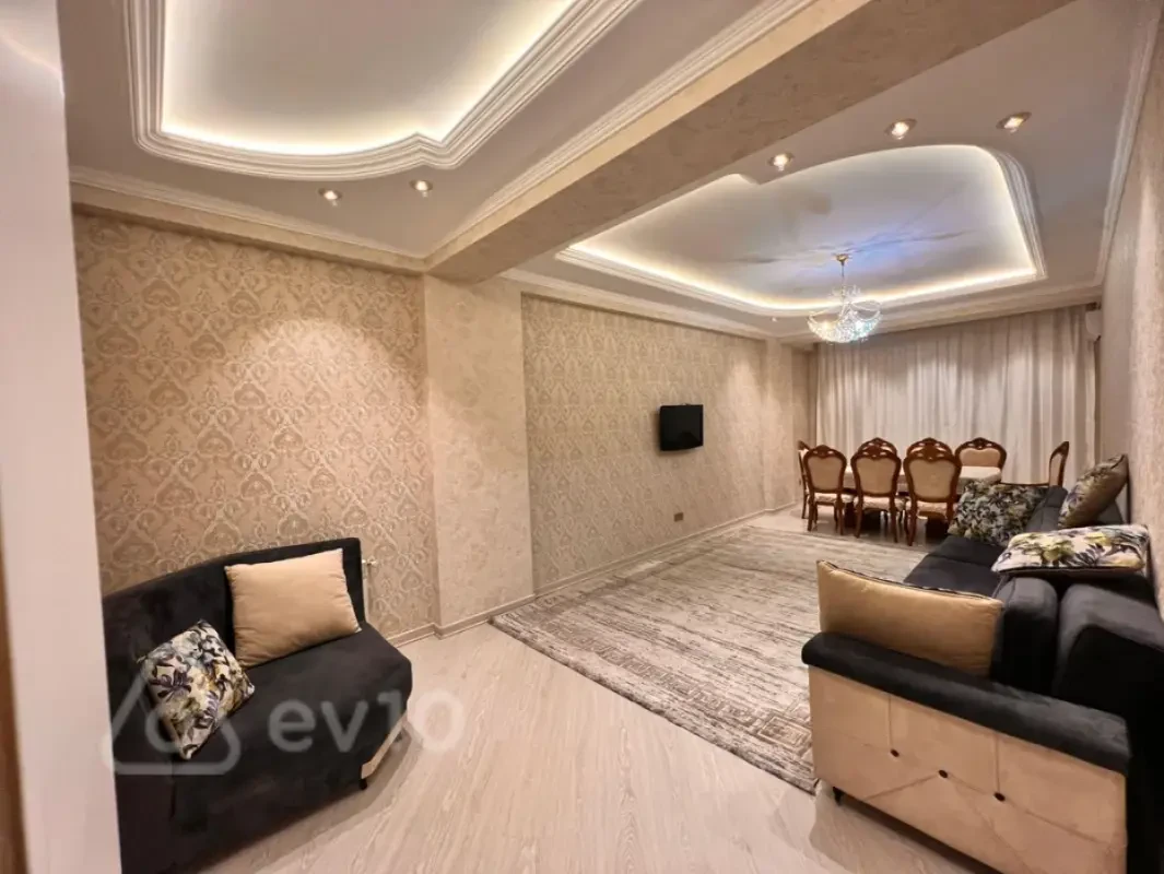 Kirayə verilir 3 otaqlı yeni tikili 140 m²