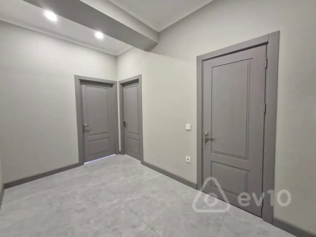 Satılır 2 otaqlı yeni tikili 60 m²