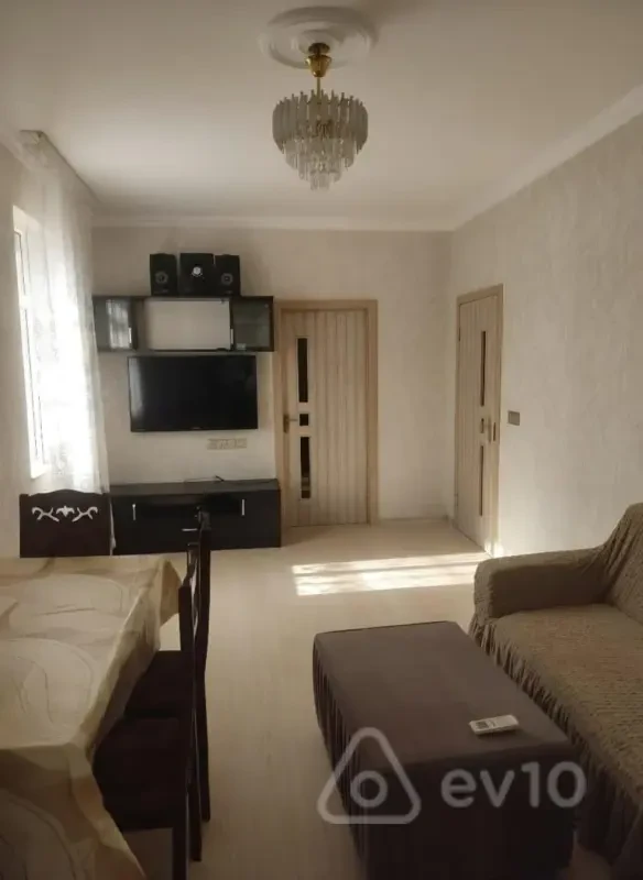 Kirayə verilir 3 otaqlı köhnə tikili 55 m²