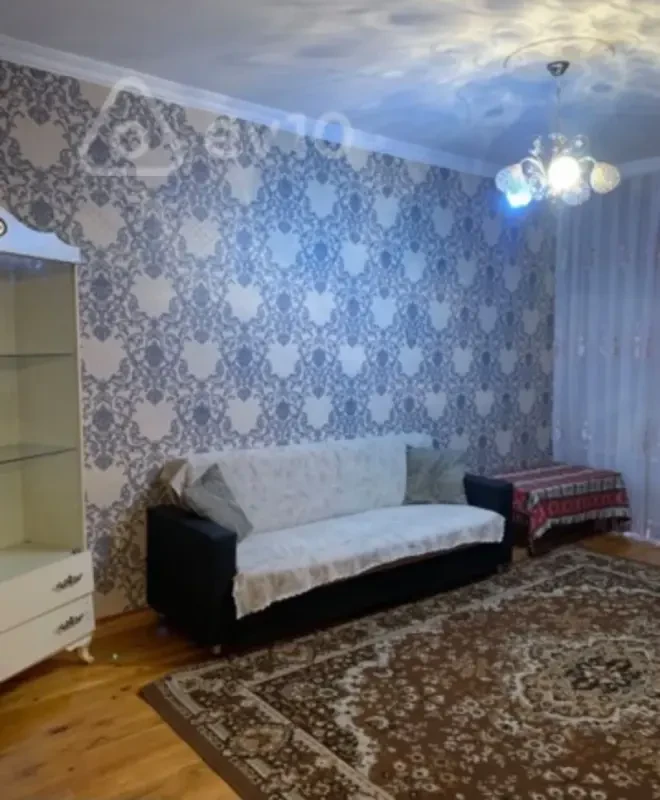 Kirayə verilir 3 otaqlı köhnə tikili 85 m²
