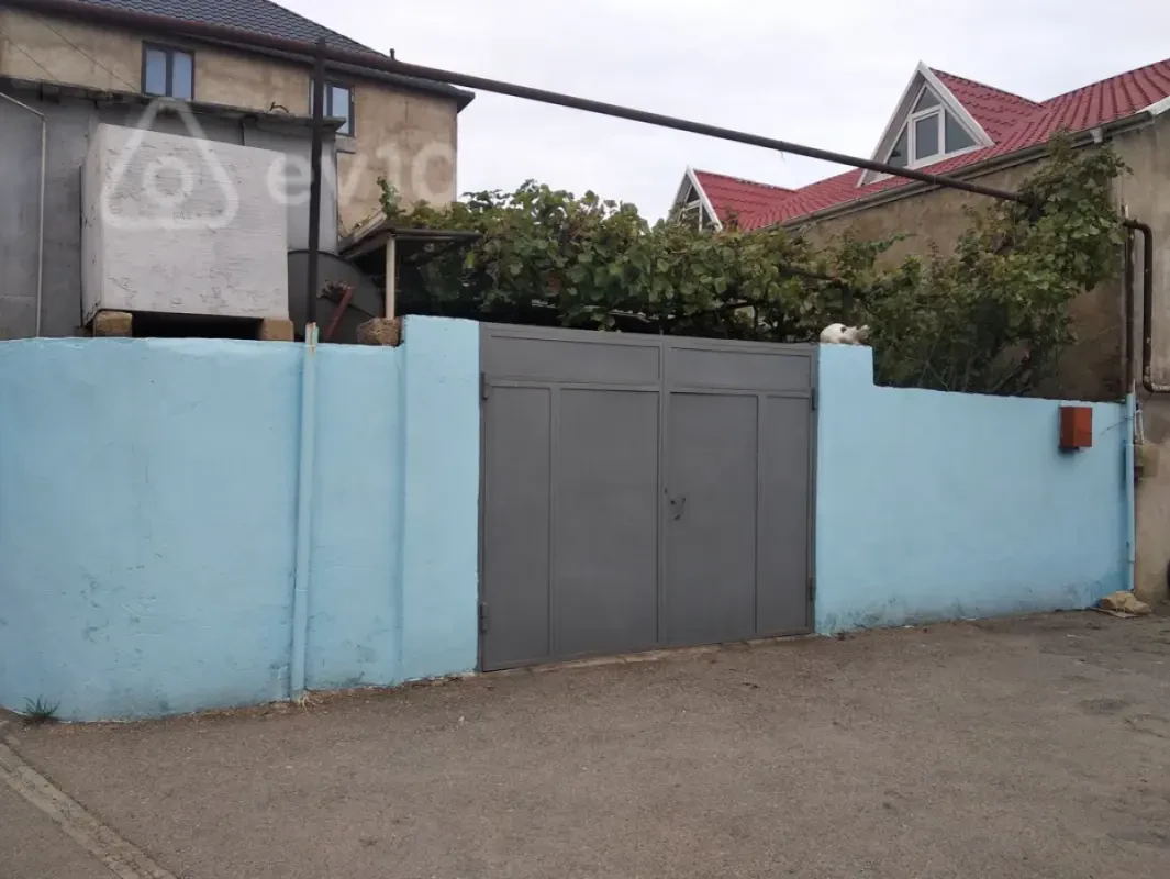 Satılır 4 otaqlı həyət evi 200 m²