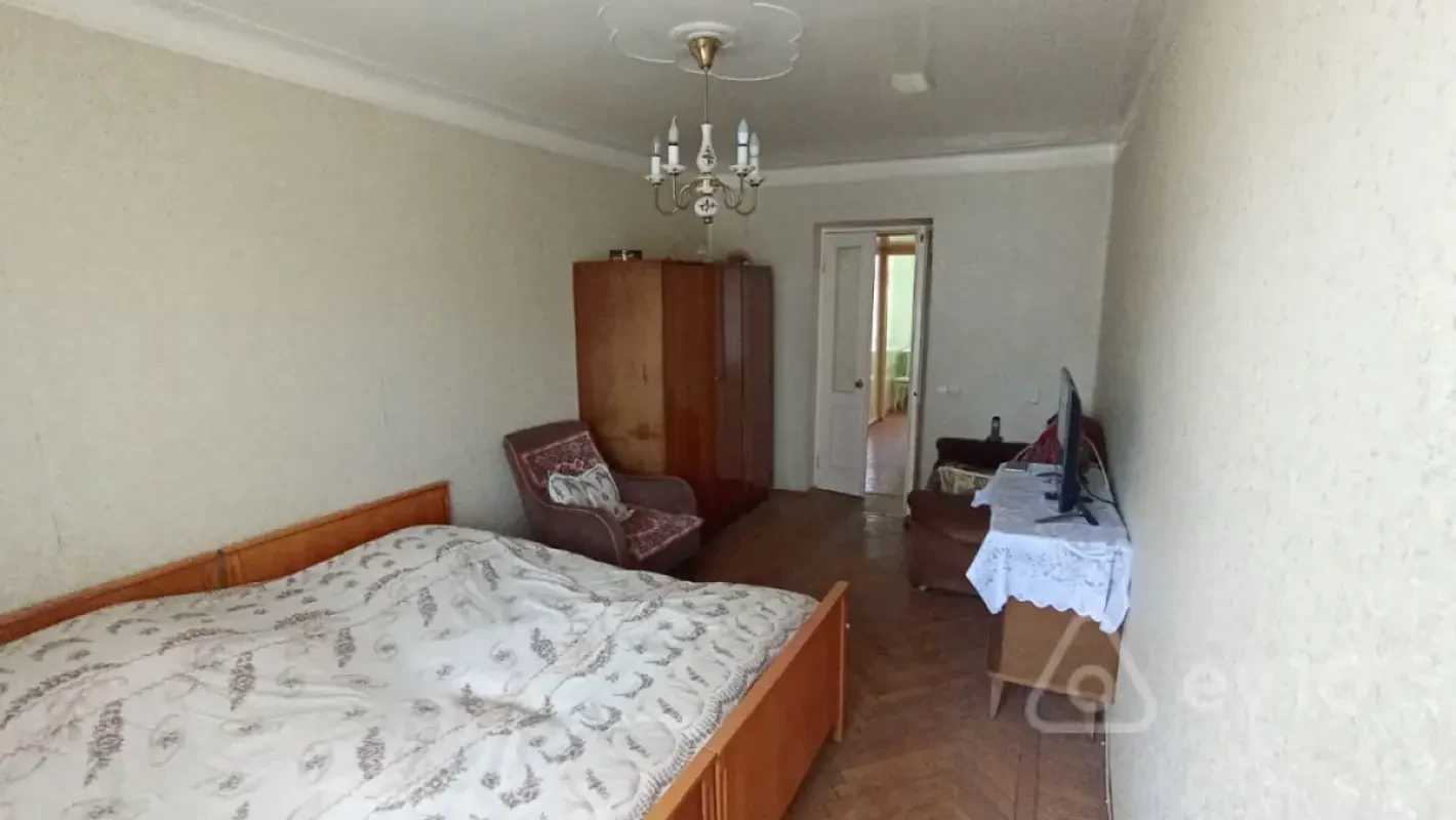 Kirayə verilir 2 otaqlı köhnə tikili 65 m²