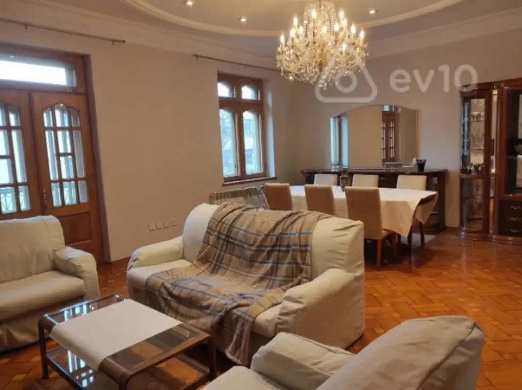 Kirayə verilir 2 otaqlı köhnə tikili 70 m²