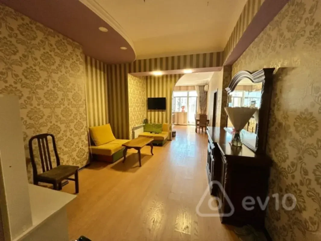 Kirayə verilir 2 otaqlı yeni tikili 75 m²