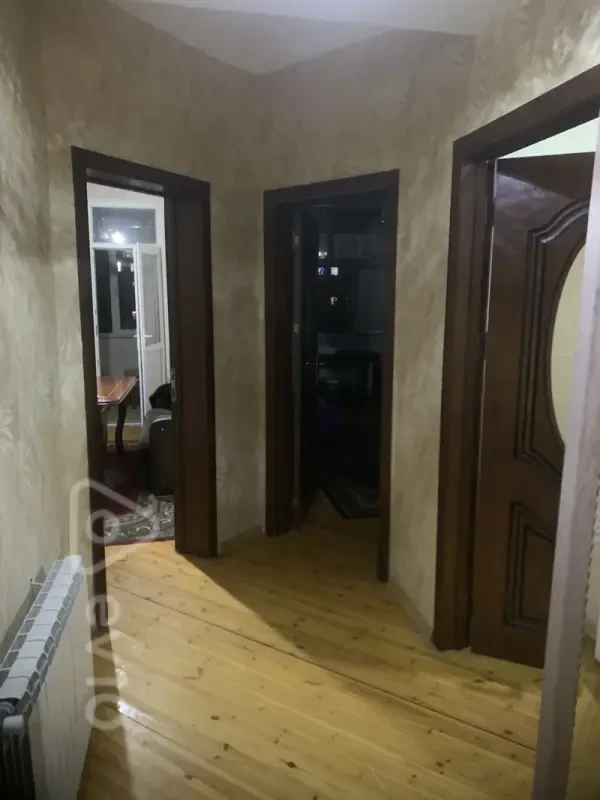 Kirayə verilir 2 otaqlı köhnə tikili 50 m²