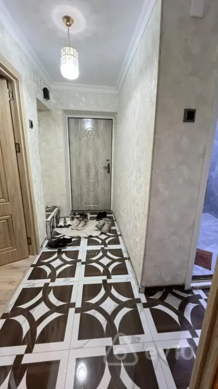 Kirayə verilir 3 otaqlı köhnə tikili 5 m²