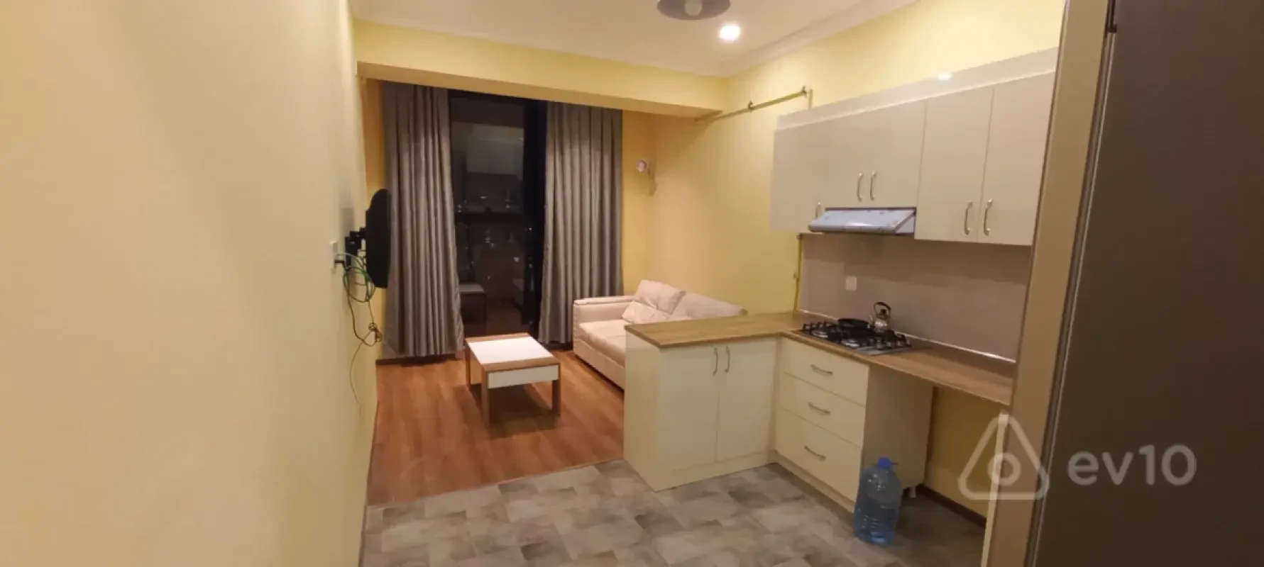 Kirayə verilir 2 otaqlı yeni tikili 110 m²