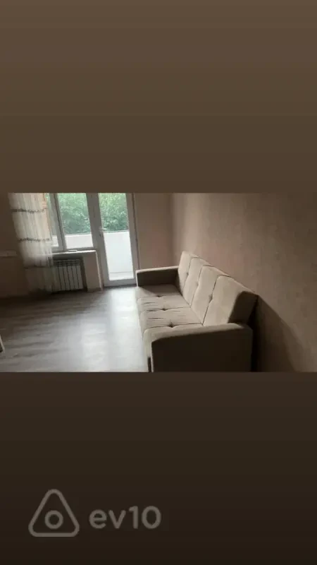Kirayə verilir 2 otaqlı köhnə tikili 60 m²
