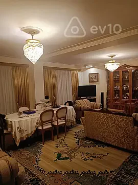 Satılır 5 otaqlı köhnə tikili 145 m² — Bakı, Binəqədi 5 otaq 145.00 m²