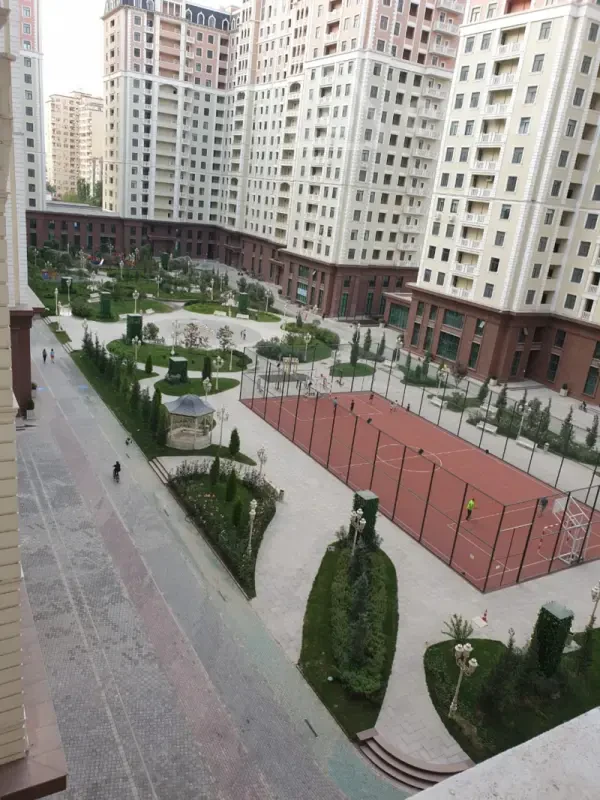 Satılır 4 otaqlı yeni tikili 180 m²