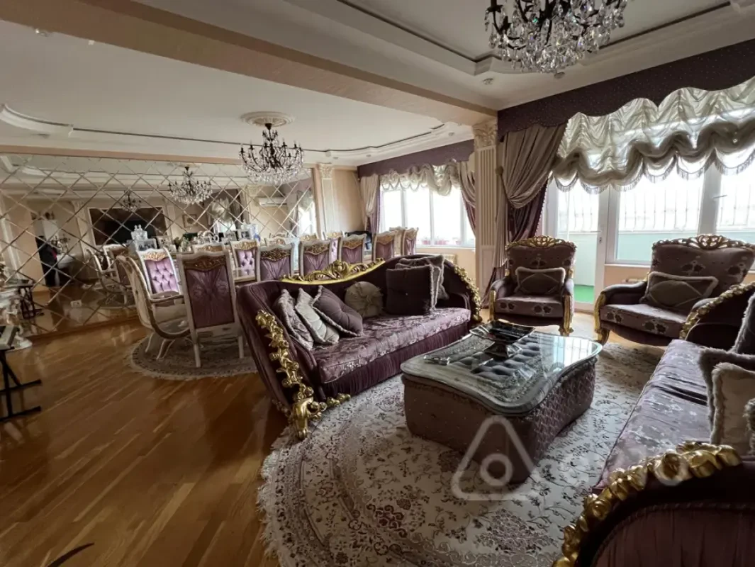 Satılır 5 otaqlı yeni tikili 210 m²