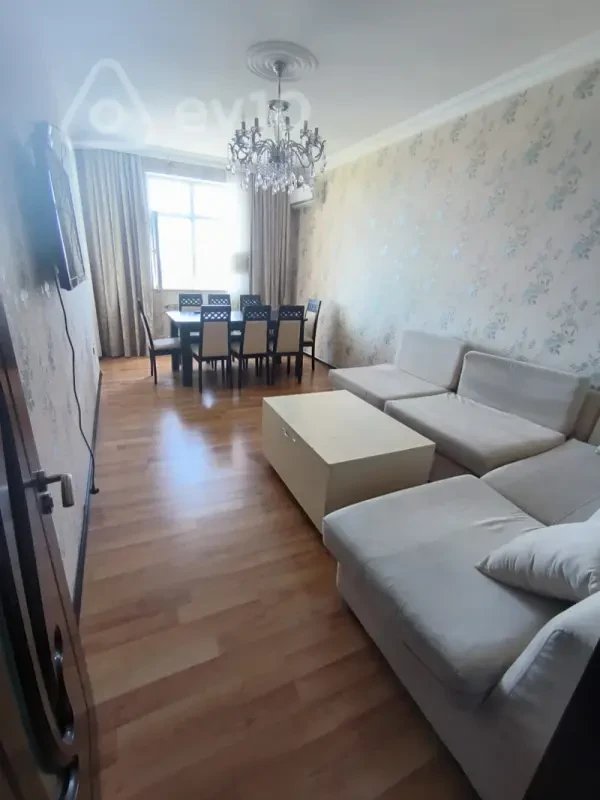 Kirayə verilir 2 otaqlı yeni tikili 70 m²