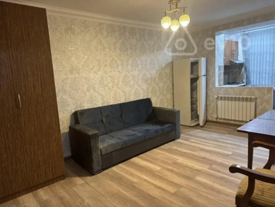 Kirayə verilir 2 otaqlı köhnə tikili 45 m²