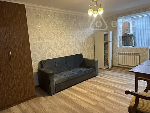 Kirayə verilir 2 otaqlı köhnə tikili 45 m² — Bakı, Yasamal 2 otaq 45.00 m²