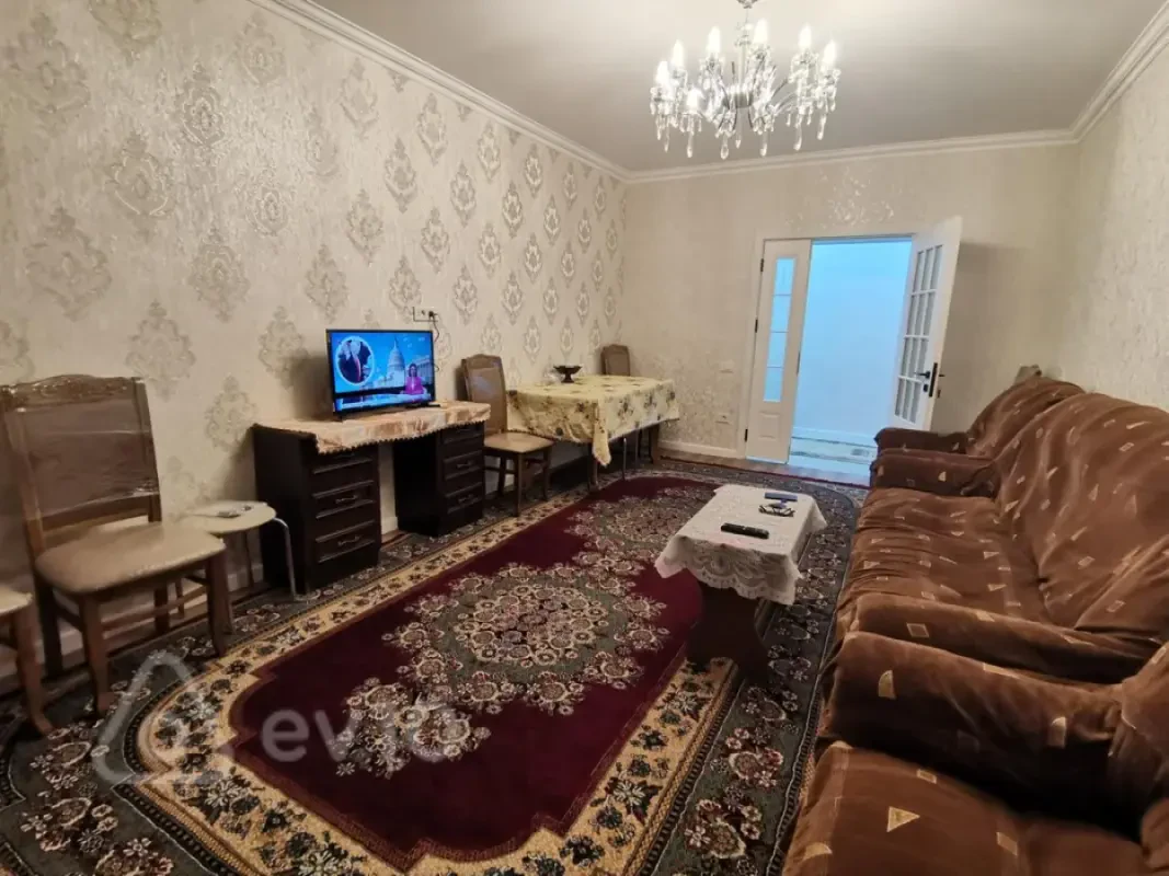 Kirayə verilir 3 otaqlı köhnə tikili 90 m²