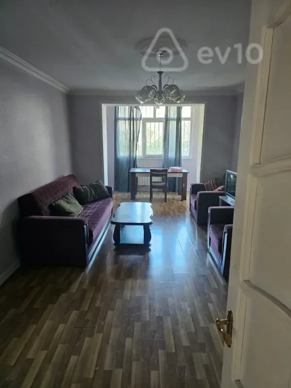 Kirayə verilir 3 otaqlı köhnə tikili 80 m²
