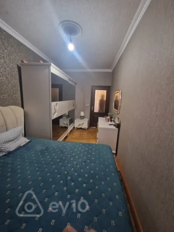Satılır 2 otaqlı köhnə tikili 48 m²