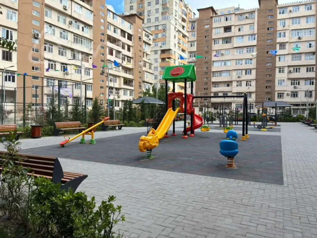 Satılır 3 otaqlı köhnə tikili 80 m²