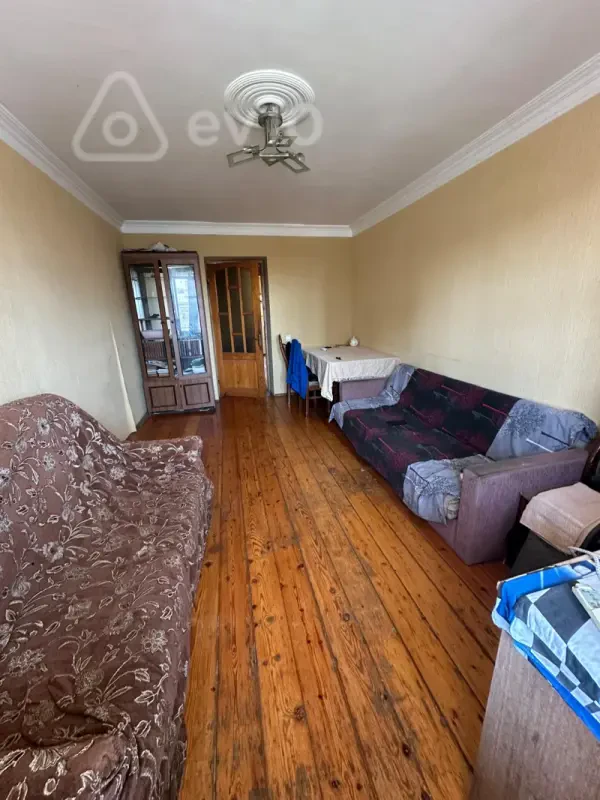 Kirayə verilir 3 otaqlı köhnə tikili 110 m²