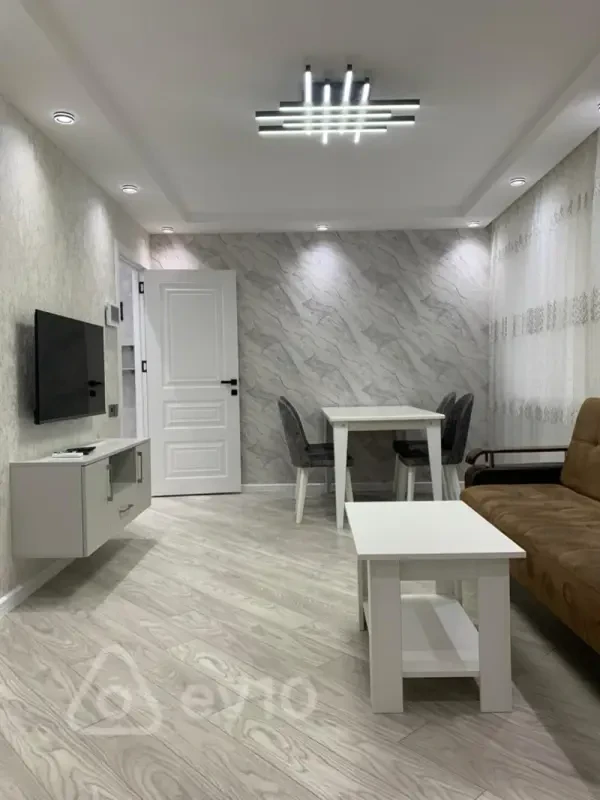 Kirayə verilir 2 otaqlı köhnə tikili 35 m²