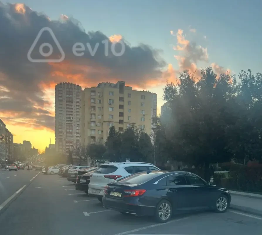 Satılır 3 otaqlı yeni tikili 110 m²
