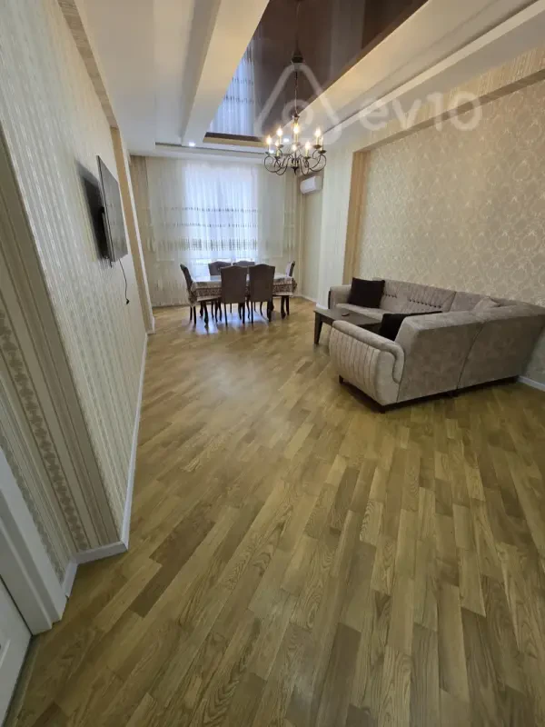 Kirayə verilir 2 otaqlı yeni tikili 100 m²