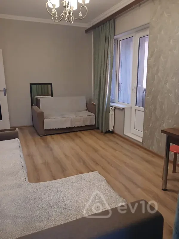 Kirayə verilir 2 otaqlı köhnə tikili 40 m²