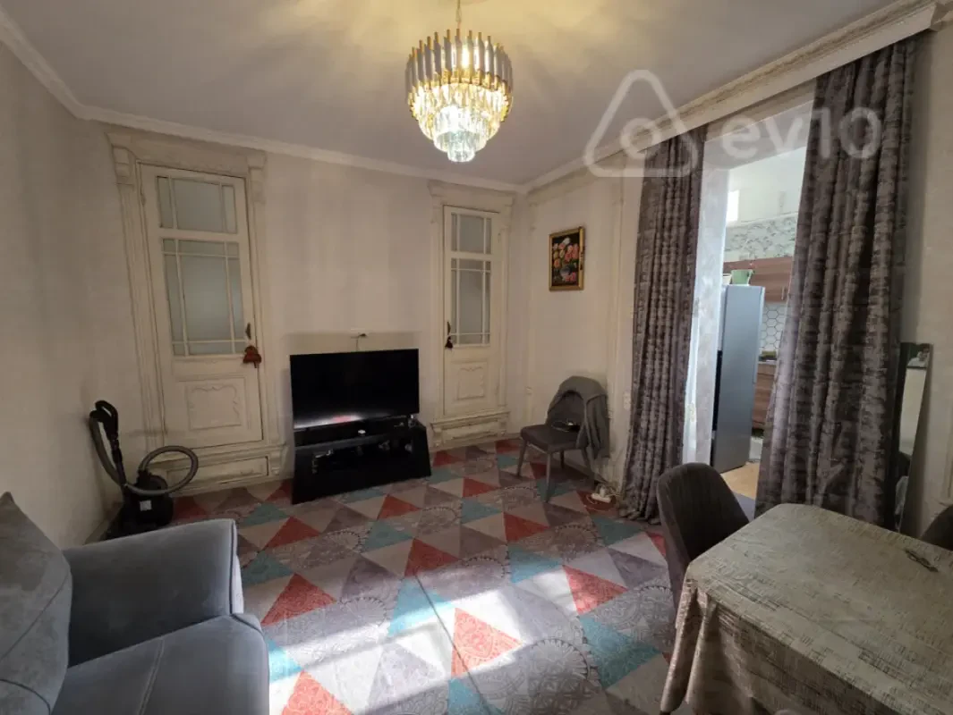 Satılır 2 otaqlı köhnə tikili 33 m²