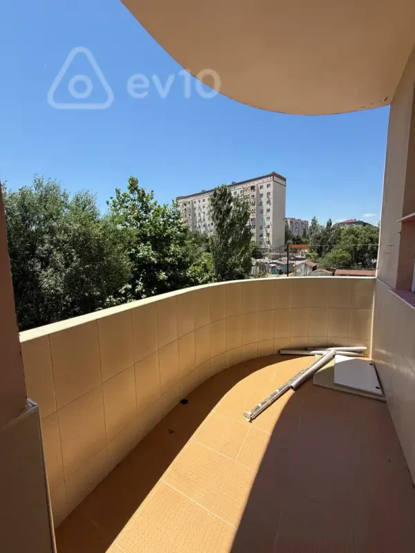 Kirayə verilir 3 otaqlı yeni tikili 80 m²