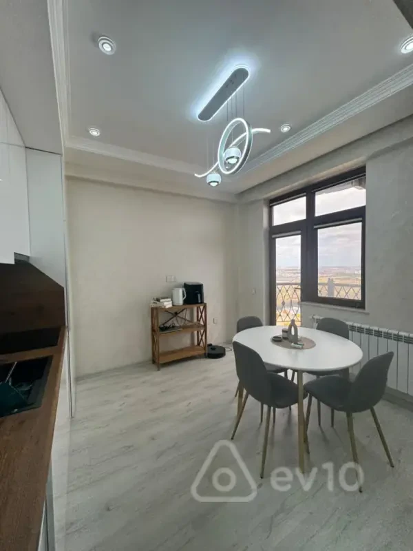 Satılır 2 otaqlı yeni tikili 58 m²