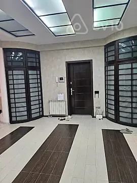 Kirayə verilir 3 otaqlı köhnə tikili 130 m² — Bakı, Yasamal 3 otaq 130.00 m²