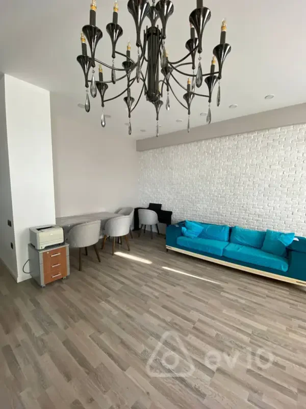Kirayə verilir 3 otaqlı yeni tikili 75 m²