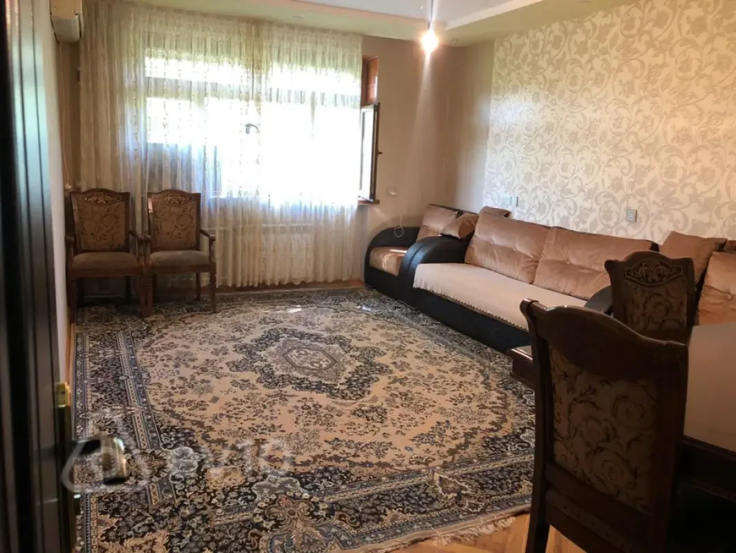 Kirayə verilir 2 otaqlı köhnə tikili 60 m²