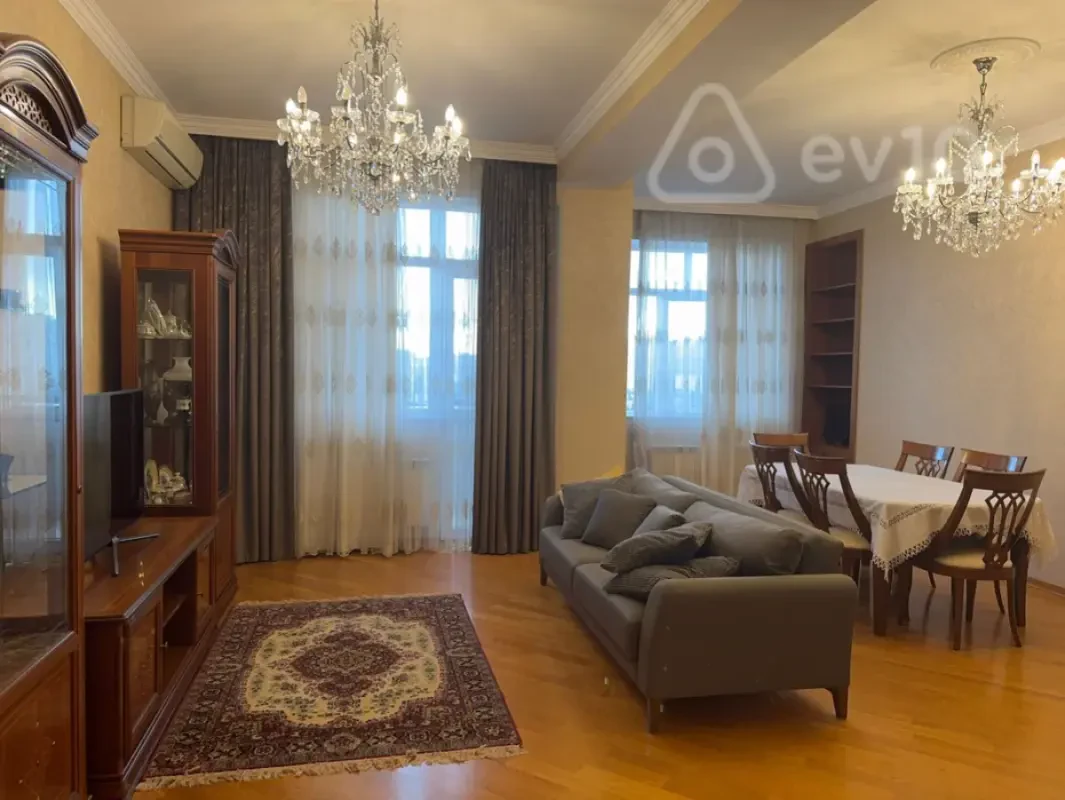 Kirayə verilir 2 otaqlı yeni tikili 118 m²
