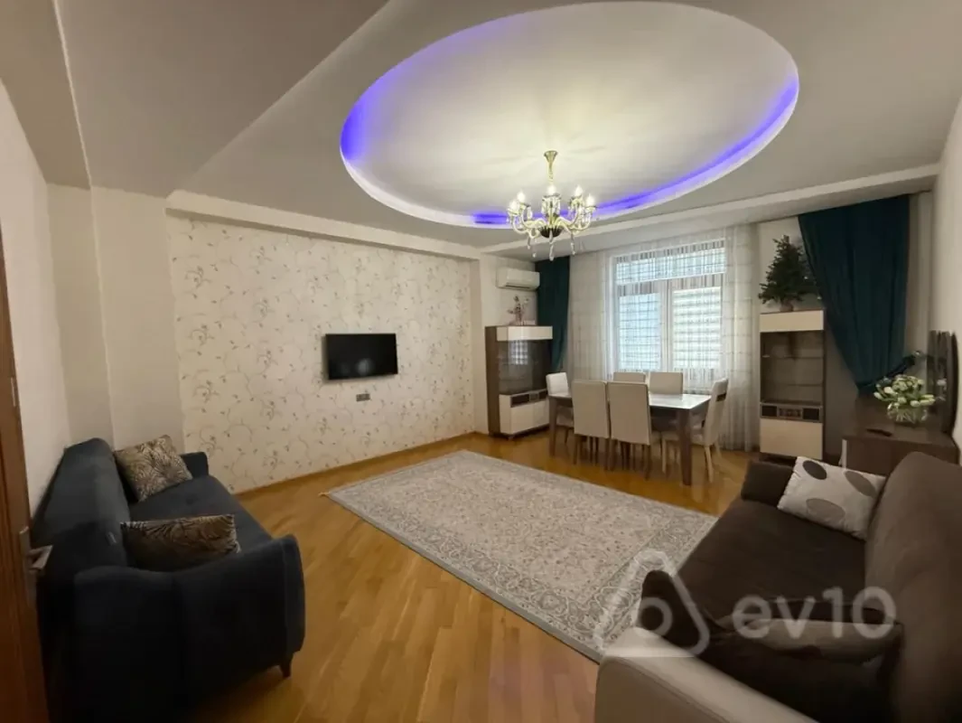 Kirayə verilir 3 otaqlı yeni tikili 130 m²