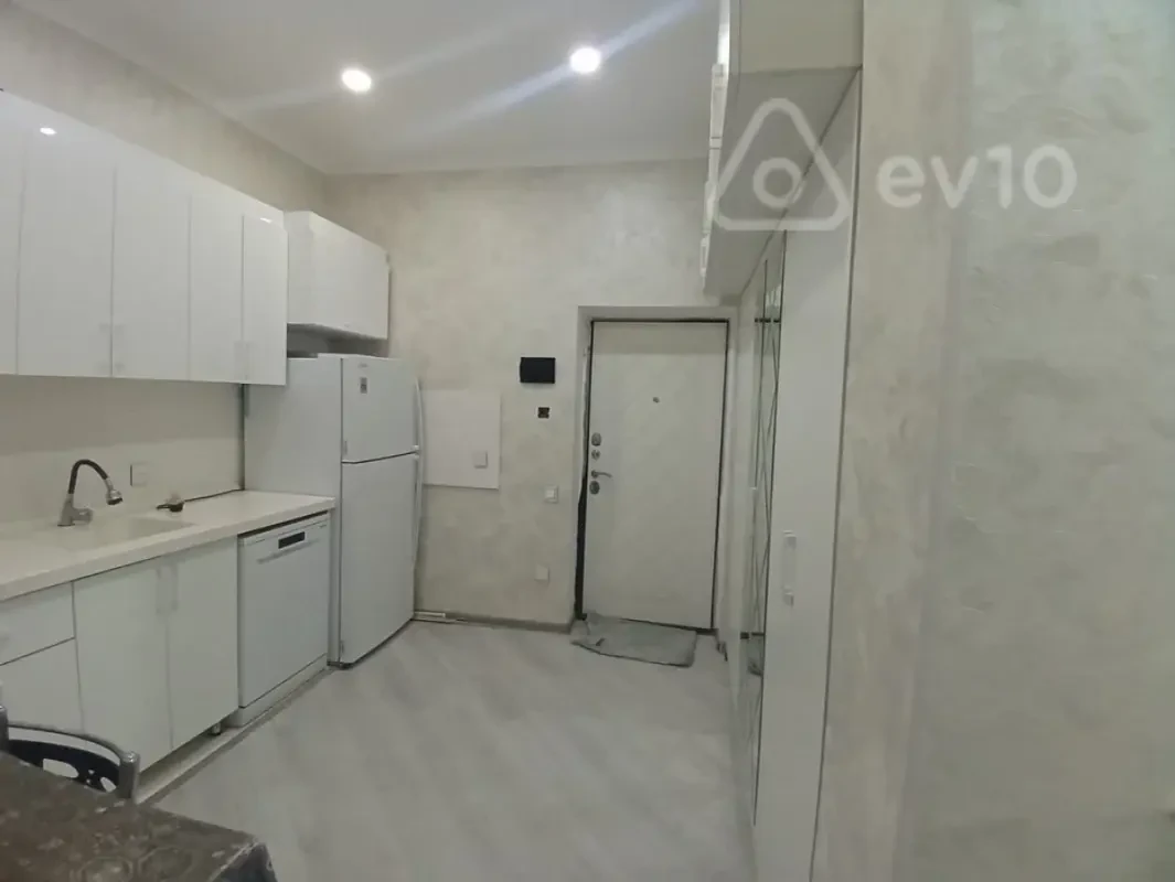 Kirayə verilir 3 otaqlı yeni tikili 90 m²