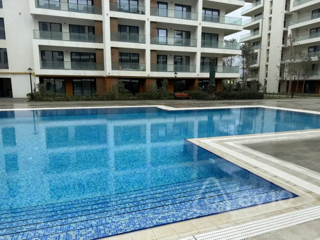 Kirayə verilir 3 otaqlı yeni tikili 150 m²