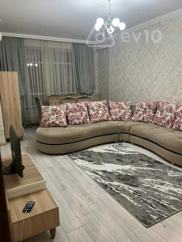 Kirayə verilir 2 otaqlı yeni tikili 90 m²