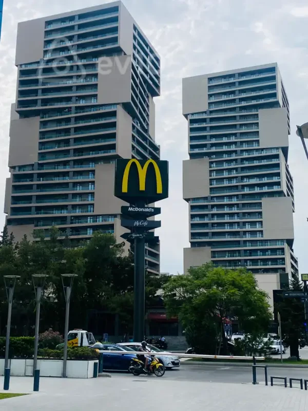 Kirayə verilir 3 otaqlı yeni tikili 148 m²