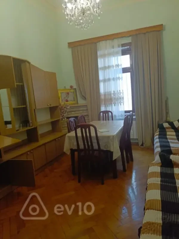 Kirayə verilir 3 otaqlı köhnə tikili 65 m²
