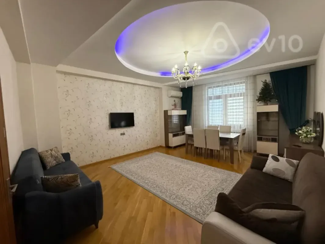 Kirayə verilir 3 otaqlı yeni tikili 130 m²