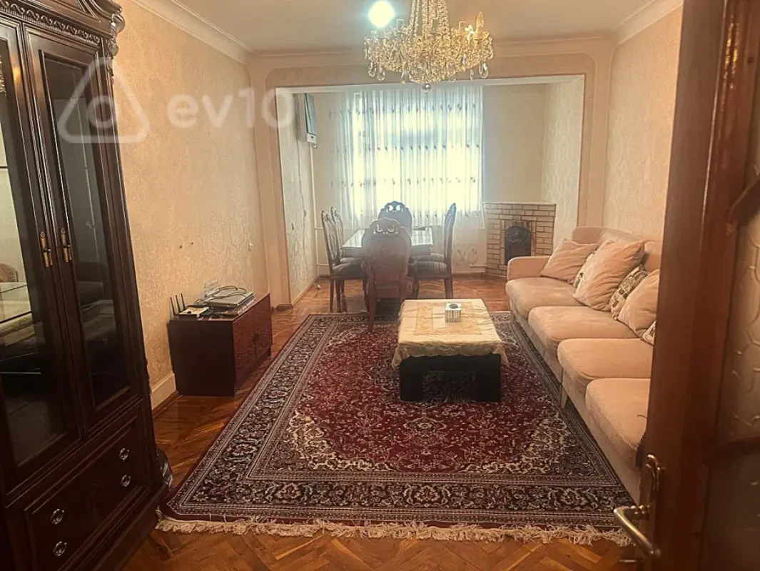 Kirayə verilir 3 otaqlı köhnə tikili 80 m²