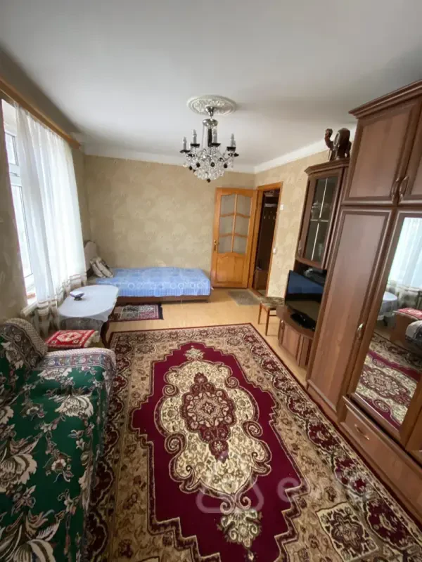 Satılır 1 otaqlı köhnə tikili 45 m²