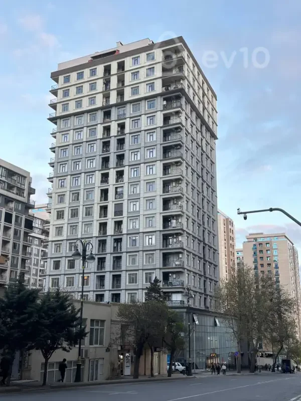 Satılır 3 otaqlı yeni tikili 80 m²