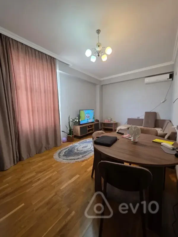 Kirayə verilir 2 otaqlı yeni tikili 65 m²