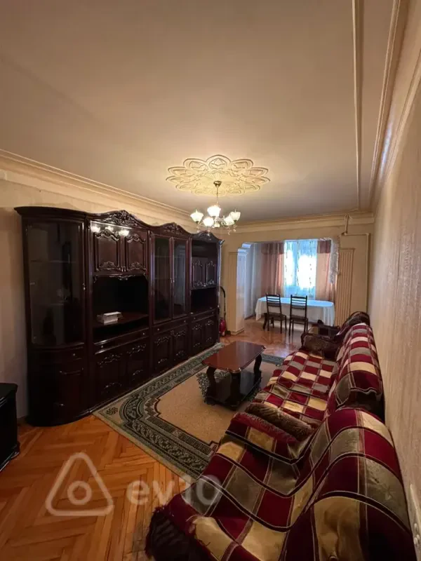 Kirayə verilir 3 otaqlı köhnə tikili 80 m²