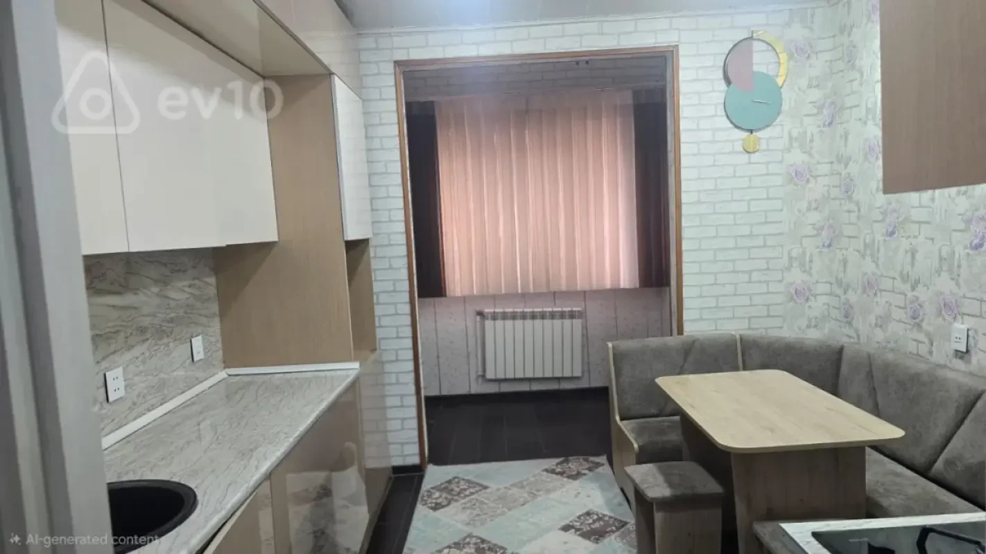 Kirayə verilir 2 otaqlı köhnə tikili 65 m²