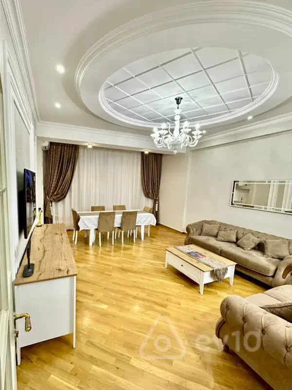 Kirayə verilir 3 otaqlı yeni tikili 120 m²
