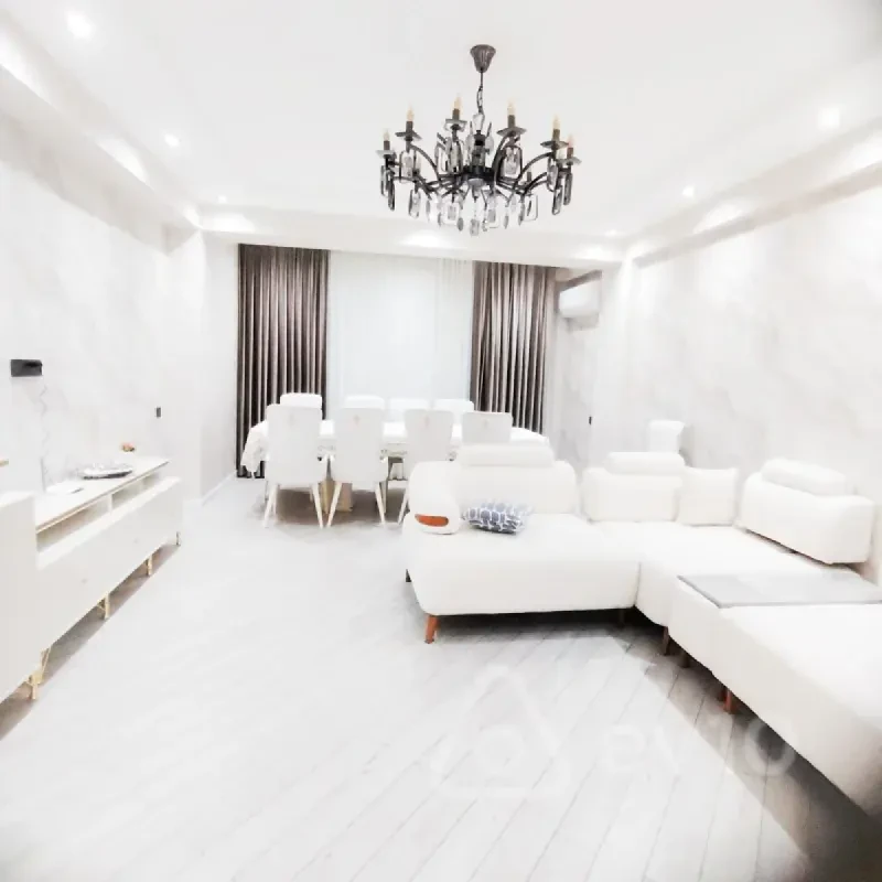 Kirayə verilir 4 otaqlı yeni tikili 140 m²