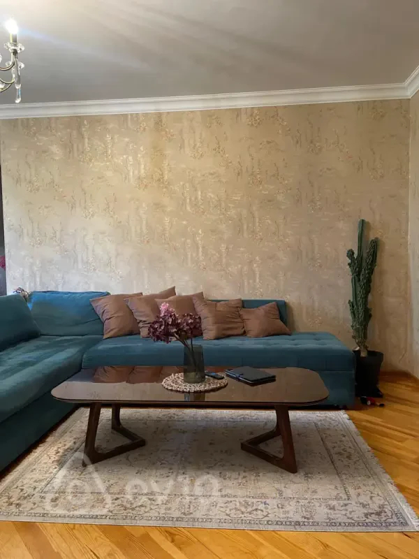 Kirayə verilir 4 otaqlı köhnə tikili 95 m²